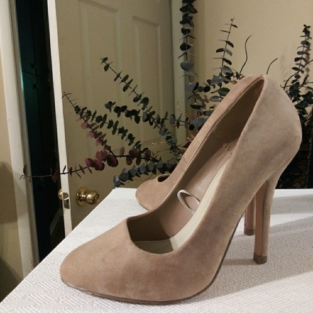 Forever 21 Suede Nued Pumps